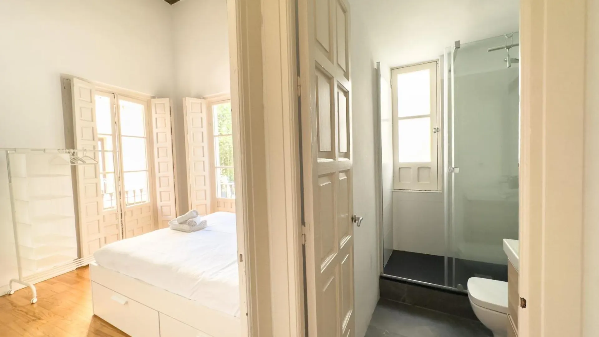 Stylish 1Br Central Apt, Ac, Near Top Sight, Private Parking Opt Seville