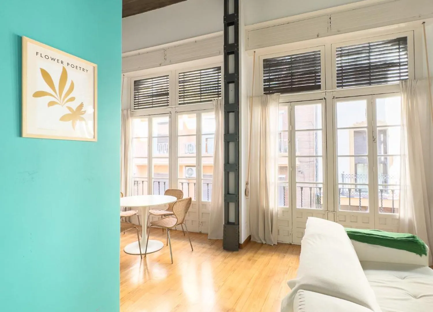 Stylish 1Br Central Apt, Ac, Near Top Sight, Private Parking Opt Seville Apartment